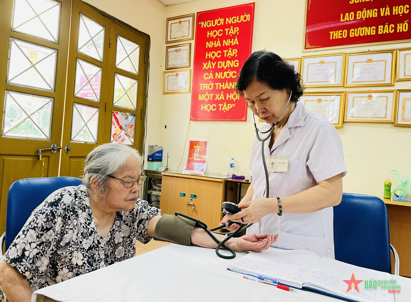 Nữ bác sĩ vì sức khỏe cộng đồng